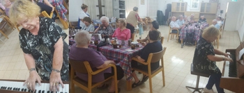 �������